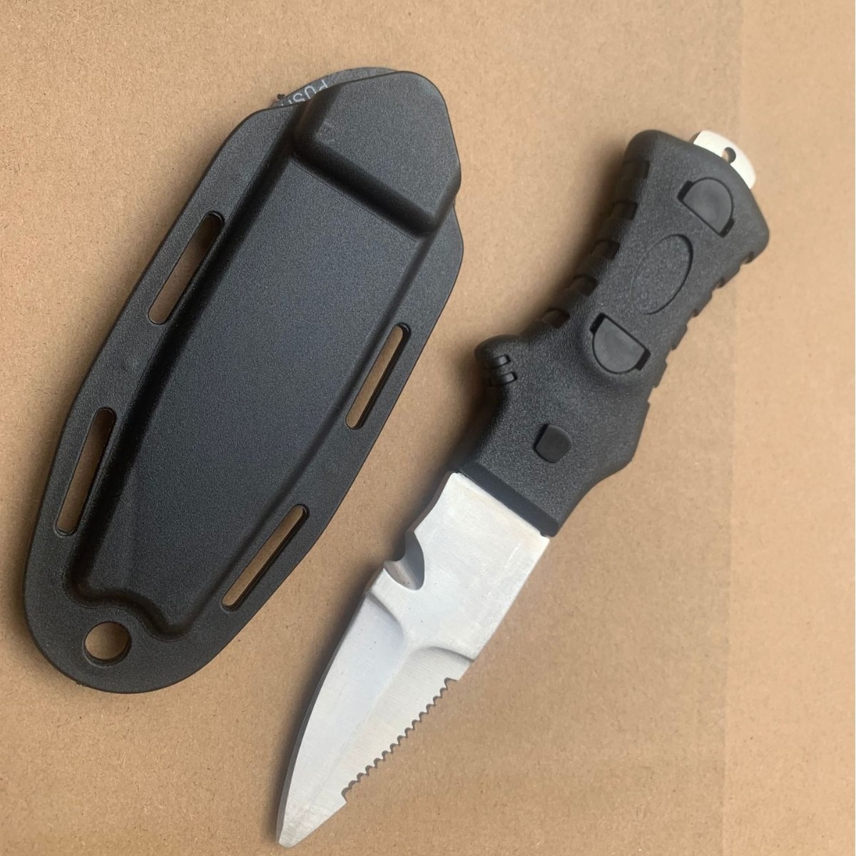 Coltello da immersione per sal - Dive Knife Titanium recensione e prezzo